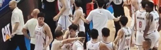 半岛体育官方网站-CBA针对福建浙江冲突开罚单：程帅澎、吴前被罚5万