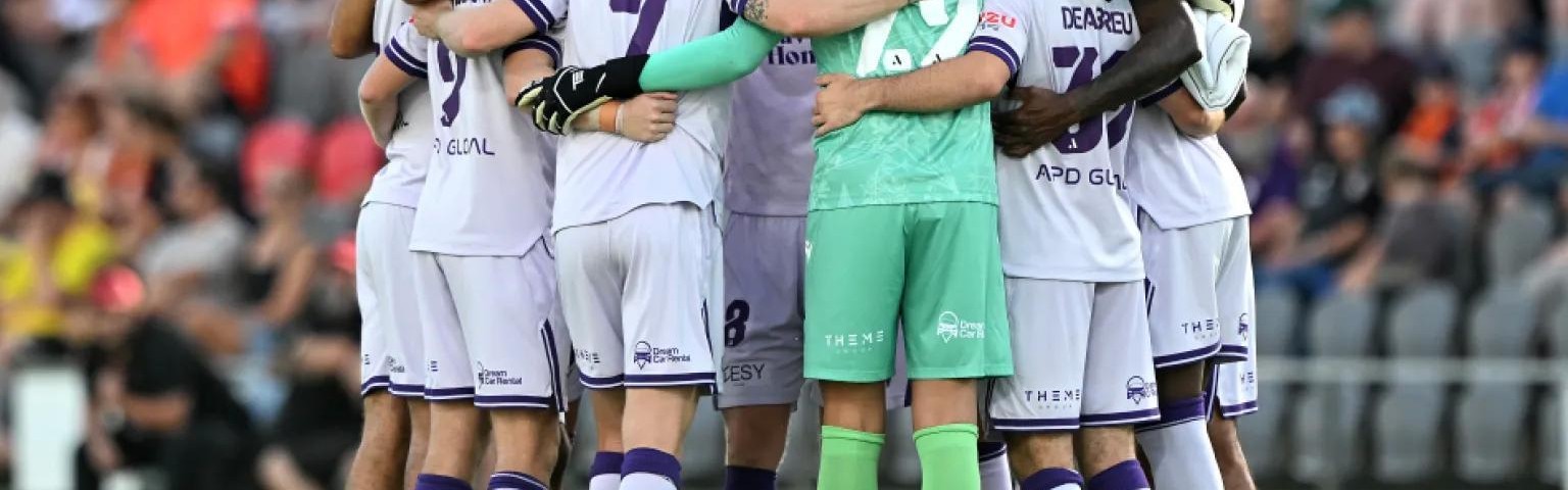 半岛·体育-珀斯光荣主帅格里菲斯：球队必须无所畏惧，场上踢得更自由