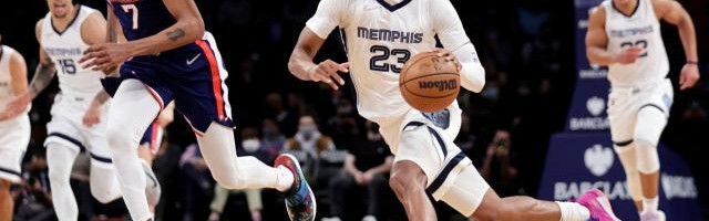 半岛体育官网-篮网三连败陷入新危机，好在欧文即将回归帮忙