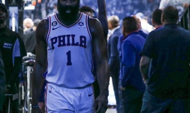 半岛体育APP-两周训练营只打一场对抗赛 哈登继续无声对抗76人